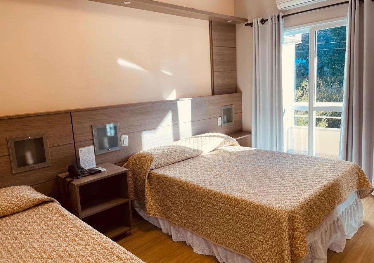 Dona Adelia Hotel E Restaurante Flores da Cunha Eksteriør bilde